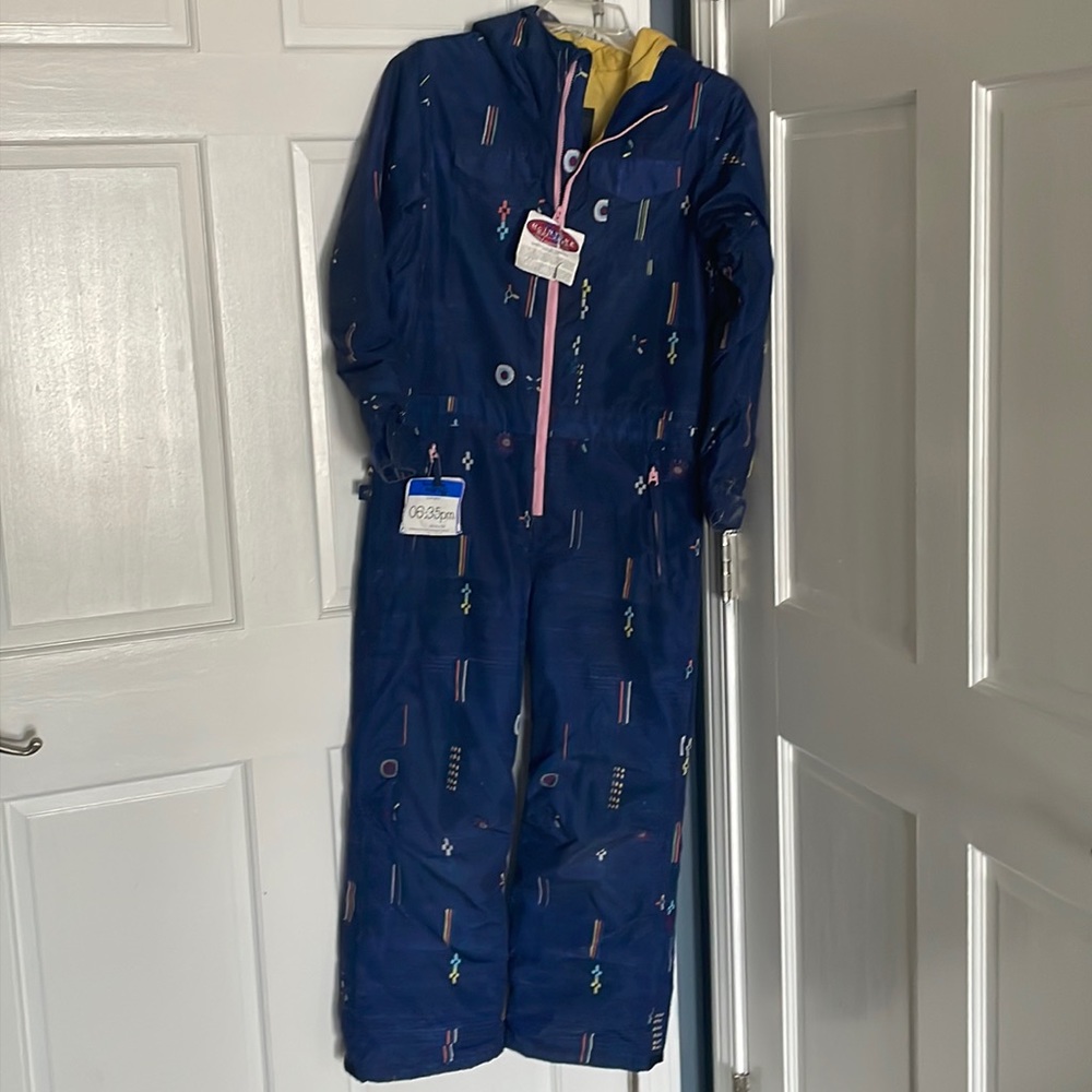 Burton kids one piece snow suit, excellent condition worn only a couple times.